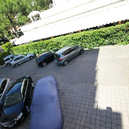 Готель Roma